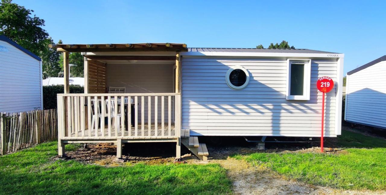 Camping Insolite Le Haut Village Saint-Michel-Chef-Chef Exterior foto