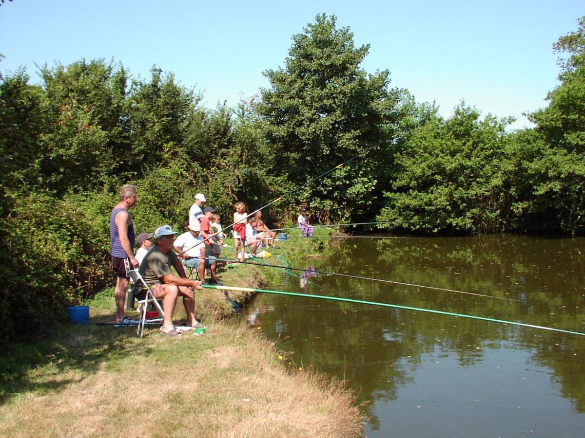 Camping Insolite Le Haut Village Saint-Michel-Chef-Chef Exterior foto