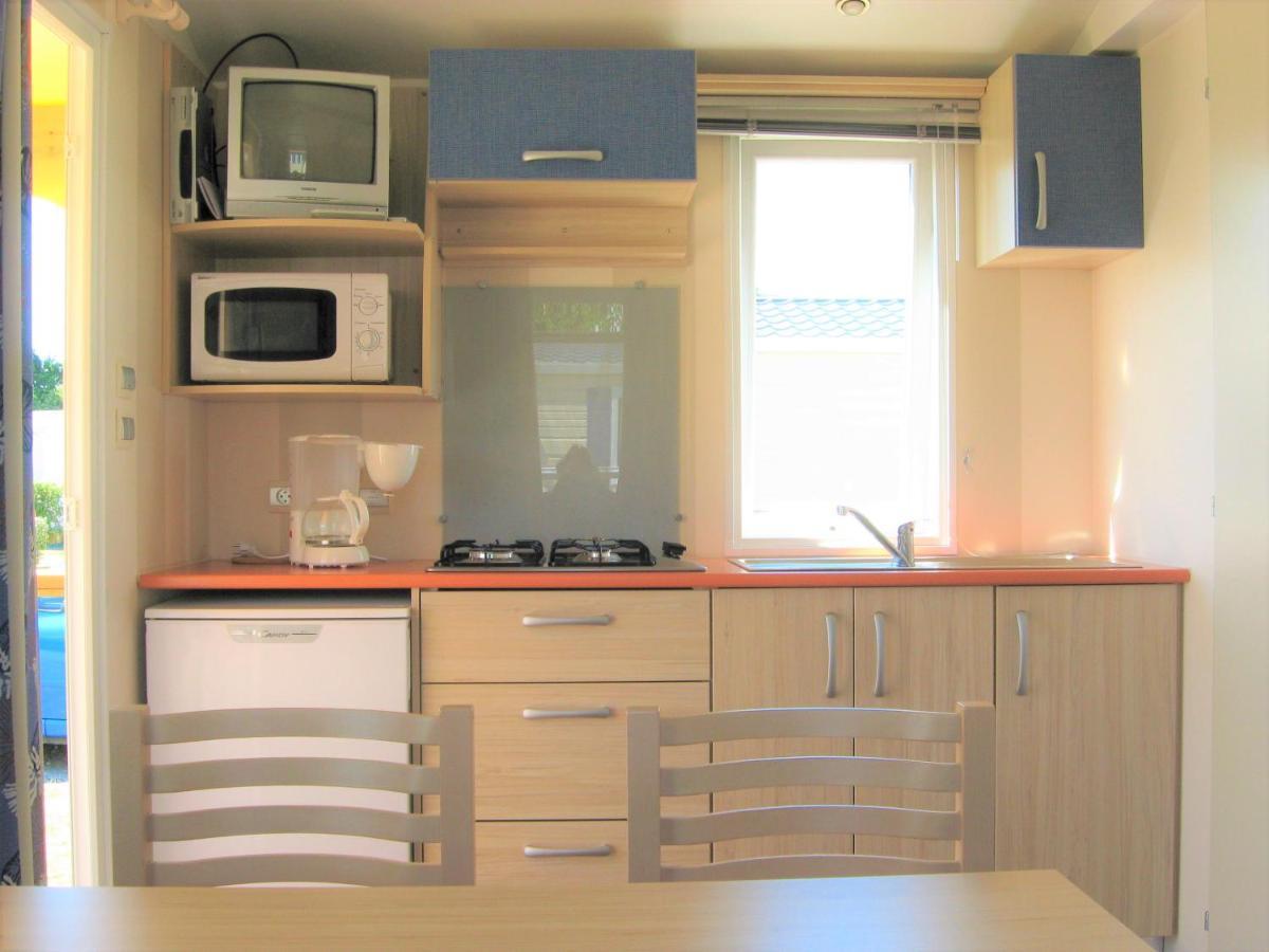 Camping Insolite Le Haut Village Saint-Michel-Chef-Chef Exterior foto