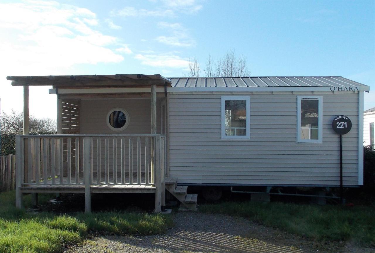 Camping Insolite Le Haut Village Saint-Michel-Chef-Chef Exterior foto