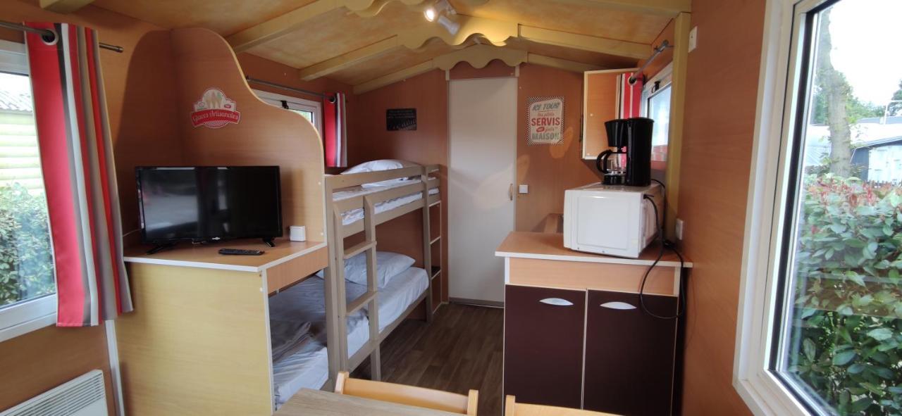 Camping Insolite Le Haut Village Saint-Michel-Chef-Chef Exterior foto