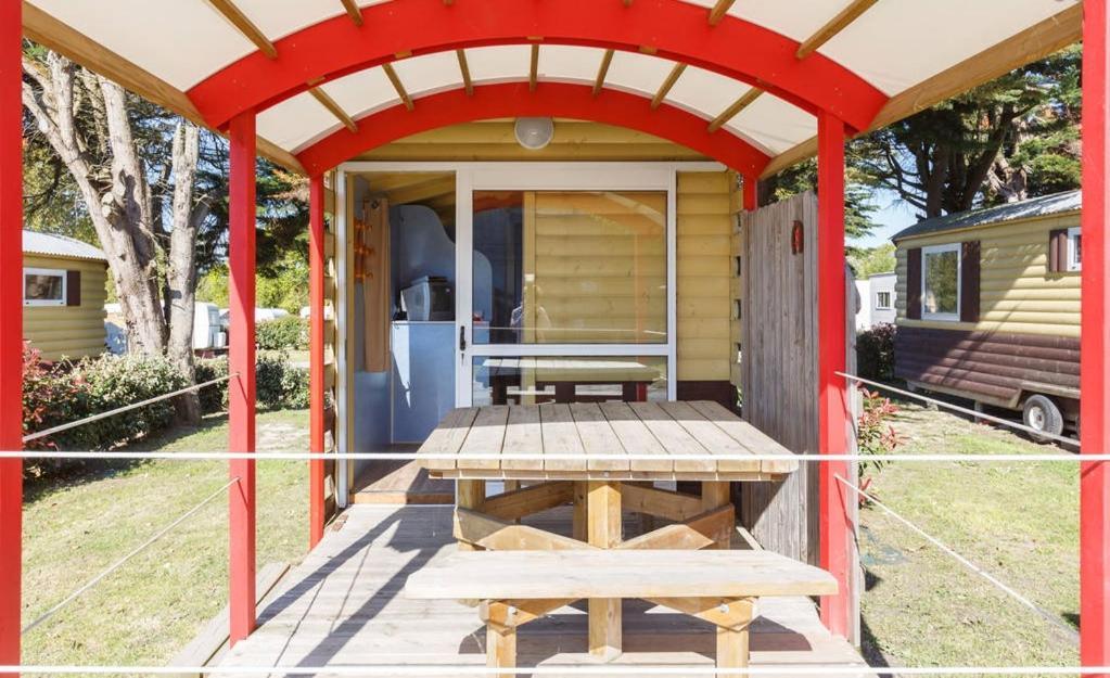 Camping Insolite Le Haut Village Saint-Michel-Chef-Chef Exterior foto