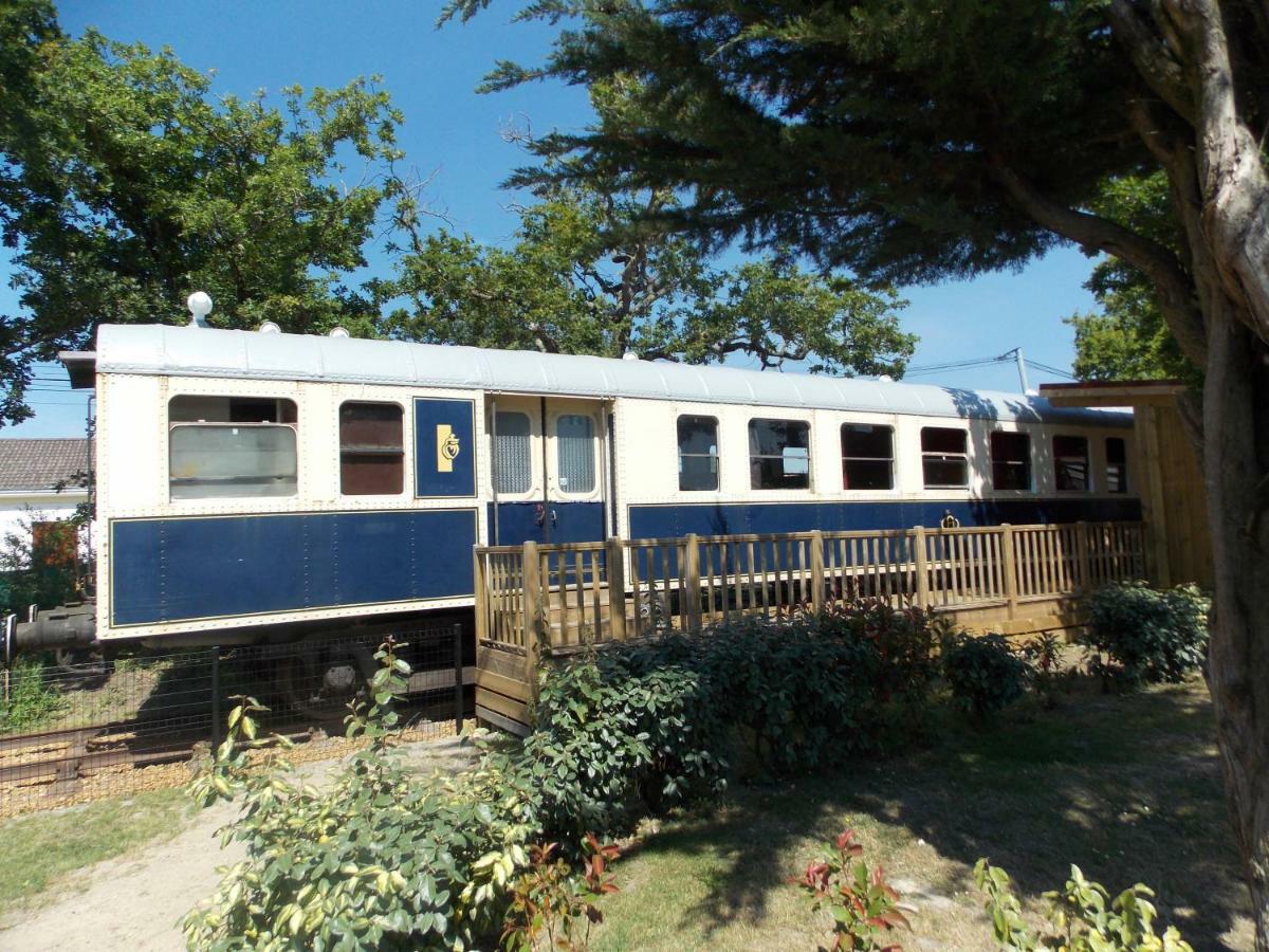 Camping Insolite Le Haut Village Saint-Michel-Chef-Chef Exterior foto