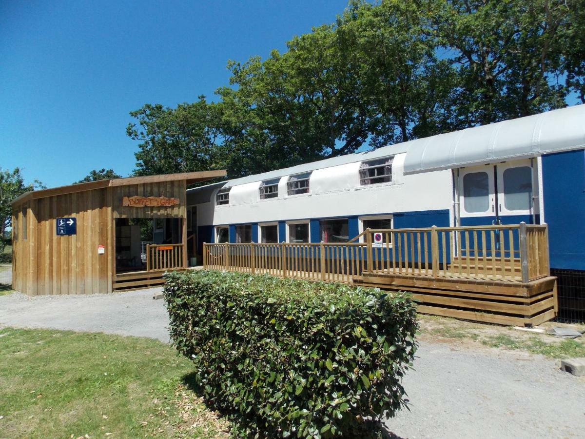Camping Insolite Le Haut Village Saint-Michel-Chef-Chef Exterior foto