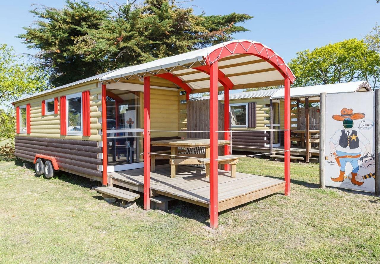 Camping Insolite Le Haut Village Saint-Michel-Chef-Chef Exterior foto