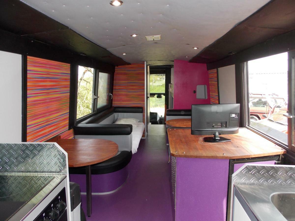 Camping Insolite Le Haut Village Saint-Michel-Chef-Chef Exterior foto
