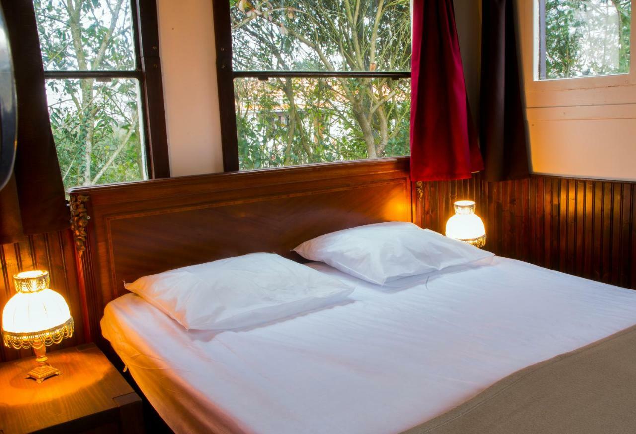 Camping Insolite Le Haut Village Saint-Michel-Chef-Chef Exterior foto