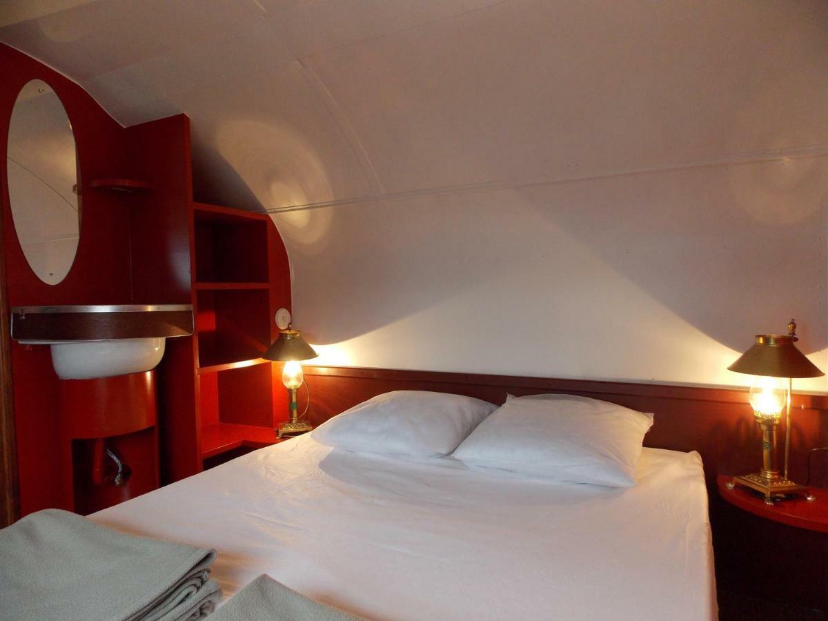 Camping Insolite Le Haut Village Saint-Michel-Chef-Chef Exterior foto