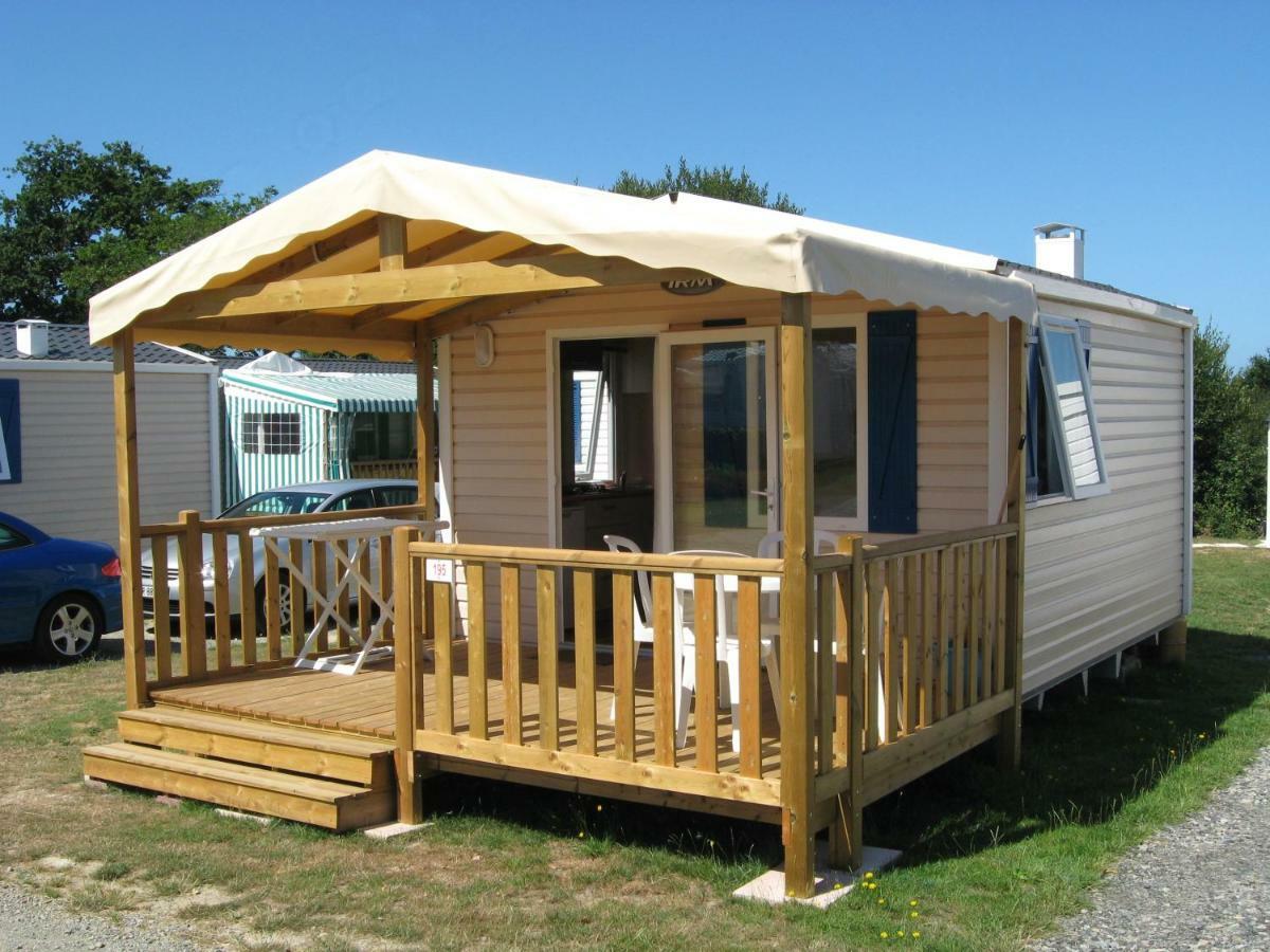 Camping Insolite Le Haut Village Saint-Michel-Chef-Chef Exterior foto